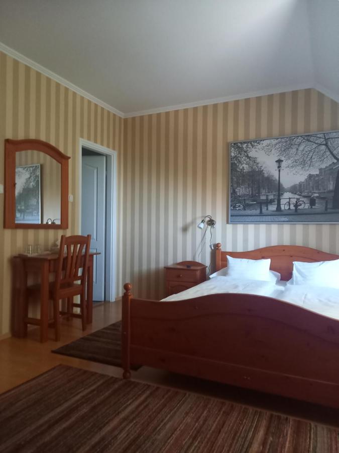Europa Panzio Bed & Breakfast Eger Exterior photo