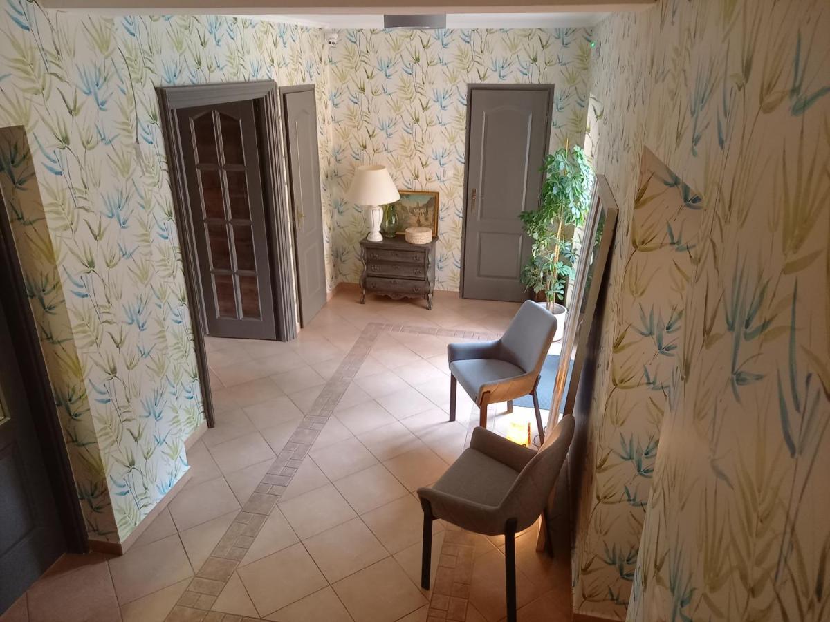Europa Panzio Bed & Breakfast Eger Exterior photo